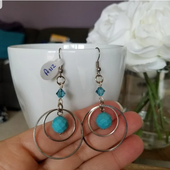 Swarovski Elements Turquoise Blue Silver Tone Circle Earrings NWT - Picture 3 of 8